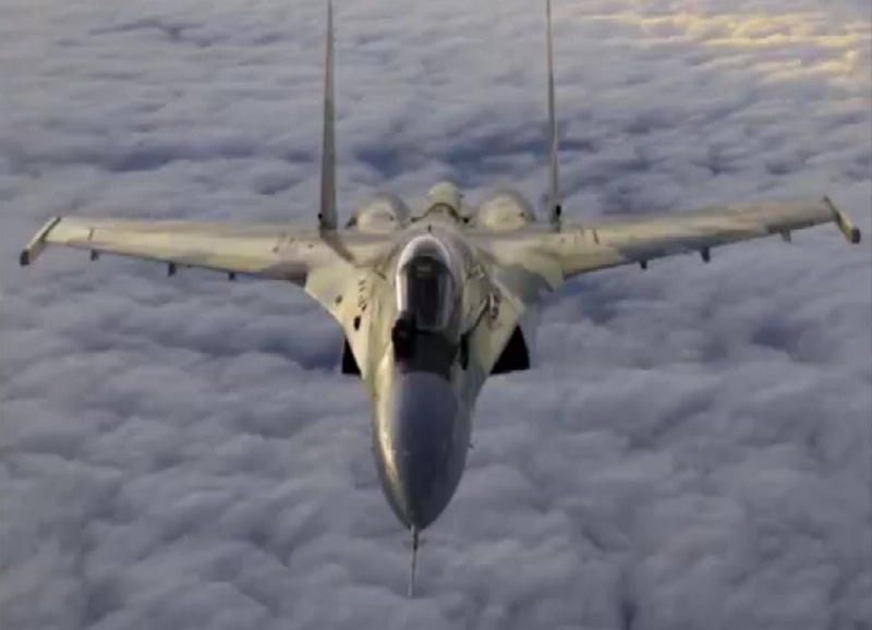 СУ-35 У ВАЗДУШНОЈ БОРБИ: Ко наруши границе Русије, проћи ће овако (ВИДЕО) 